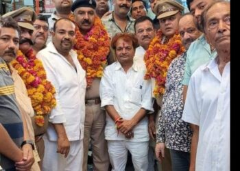 उत्तर प्रदेश उद्योग व्यापार प्रतिनिधि मंडल भरथना ने सीओ भरथना व थाना प्रभारी का किया सम्मान