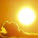 Weather: सूरज दिखा रहा अपने गर्म तेवर, लोगों को नहीं मिल रही गर्मी से राहत 
