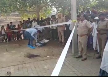 बहराइच – मस्जिद से नमाज पढ़कर घर जा रहे अधेड़ की चाक़ू मारकर हत्या,,
