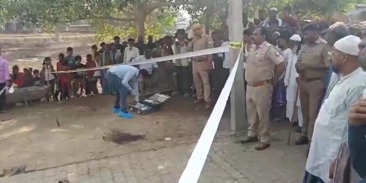 बहराइच – मस्जिद से नमाज पढ़कर घर जा रहे अधेड़ की चाक़ू मारकर हत्या,,