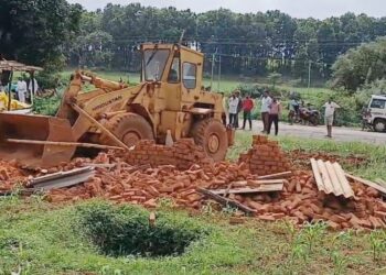 शासकीय भूमि से की गई अतिक्रमण हटाने की कार्यवाही..