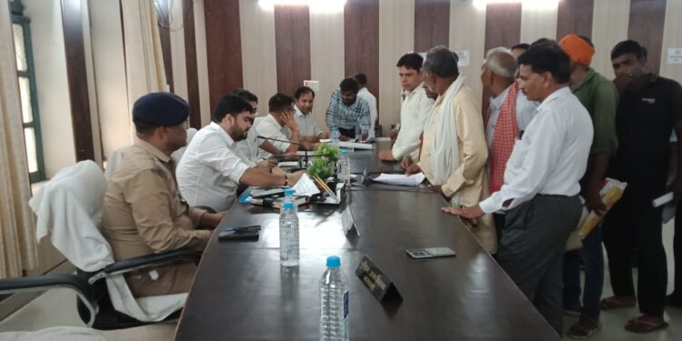 भरथना तहसील सभागार में समाधान दिवस