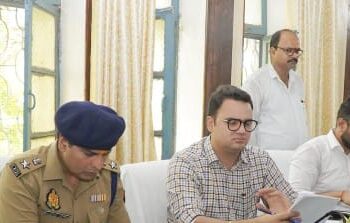 जिलाधिकारी अवनीश कुमार राय एवं वरिष्ठ पुलिस अधीक्षक संजय कुमार वर्मा की अध्यक्षता में भरथना तहसील में संपूर्ण समाधान दिवस का हुआ आयोजन