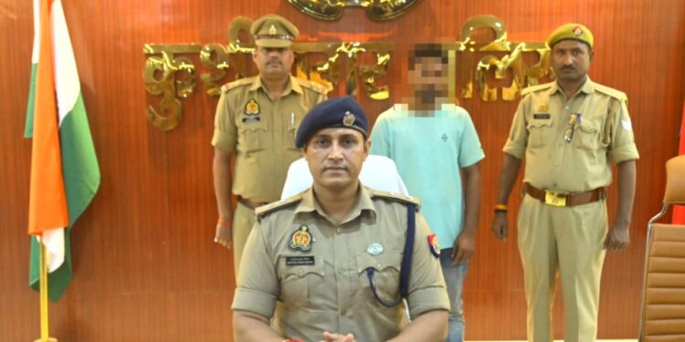 कुशीनगर थाना को0 पडरौना पुलिस द्वारा हिन्दू युवती के साथ दुष्कर्म करने वाले आरोपी अभियुक्त गिरफ्तार