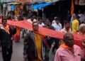 मां चंबल को ओढ़ाई 251 मीटर लंबी चुनरी:श्रद्धालु चल समारोह के रूप में पहुंचे चंबल तट