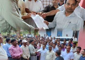 छत्तीसगढ़ कर्मचारी अधिकारी फेडरेशन ने मुख्यमंत्री को सौंपा ज्ञापन, कीं प्रमुख मांगें
