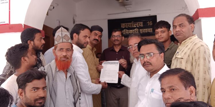 इस्लाम पार्टी हिन्द ने वक्फ संशोधन विधेयक 2024 के विरोध में महामहिम राष्ट्रपति को संबोधित ज्ञापन जिला अधिकारी जनपद इटावा को सौंपा