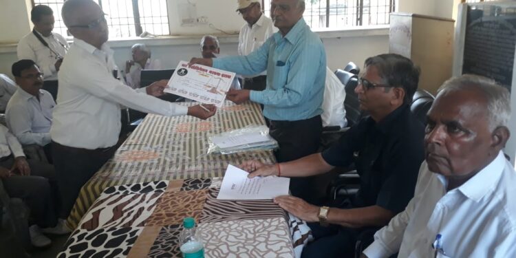 बार एसोसिएशन के नवनिर्वाचित अध्यक्ष,महामंत्री व अन्य पदाधिकारियो ने पद व गोपनीयता की शपथ ली,एल्डर्स कमेटी ने मनोनयन पत्र सौपे