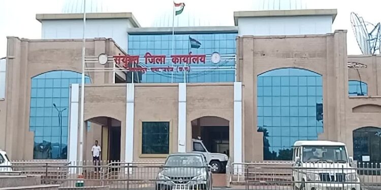 शंकरगढ़ के ग्राम पंचायत पोड़ीखुर्द के सरपंच खीस्त मसीह भेंगरा को वित्तीय अनियमितता के आरोप में हटाया गया..