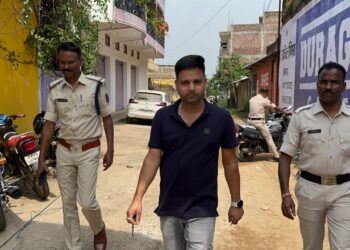 छत्तीसगढ़: युवा कांग्रेस का मुख्यमंत्री के खिलाफ विरोध, पुलिस ने कार्यकर्ताओं को गिरफ्तार किया..
