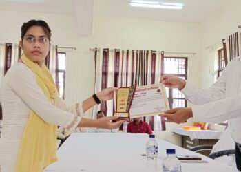 उत्कृष्ट कार्यो के लिए कर्मचारियों को किया गया प्रोत्साहित 