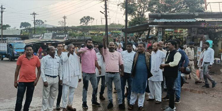 ब्लाक कुसमी में कांग्रेस ने किया मुख्यमंत्री और गृहमंत्री का पुतला दहन..