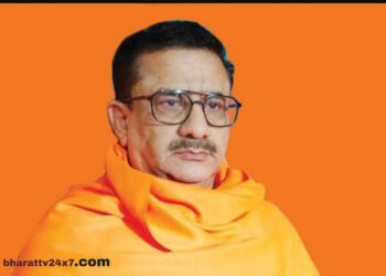 शिया वक्फ बोर्ड के पूर्व चेयरमैन वसीम रिजवी ने अपना नाम फिर से बदल जितेंद्र नारायण त्यागी नाम रिजवी ने त्याग दिया।