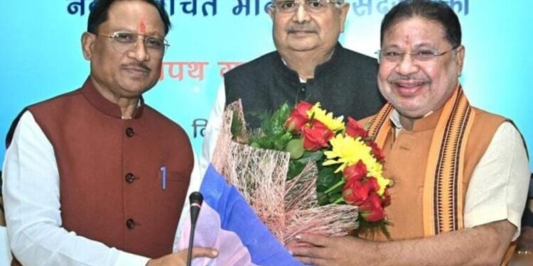 छत्तीसगढ़ विधानसभा में नव निर्वाचित विधायक सुनील सोनी ने शपथ ली, मुख्यमंत्री और मंत्रियों ने दी शुभकामनाएं..