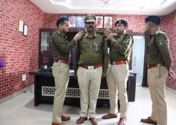 बलरामपुर जिले में तीन सहायक उप निरीक्षकों को उप निरीक्षक के पद पर पदोन्नति