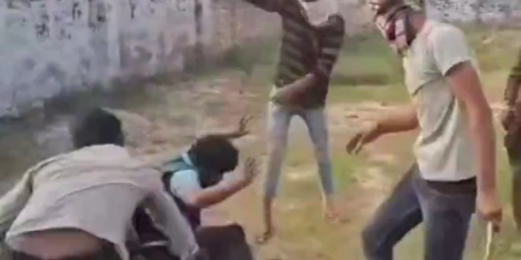 उत्तर प्रदेश के एटा जिले में बेखौफ बदमाशों का आतंक