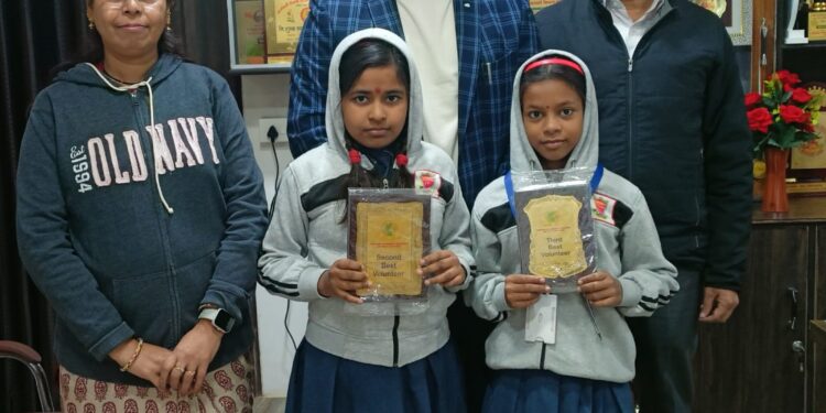 पानकुंवर इंटरनेशनल स्कूल के बच्चों ने कैंसर पीड़ित बच्चों के लिए जुटाई 21,000 रुपए की सहायता
