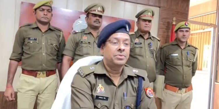उन्नाव पुलिस की वर्दी पहन वाहन चालकों से वसूली करने वाला फर्जी सिपाही  गिरफ्तार।