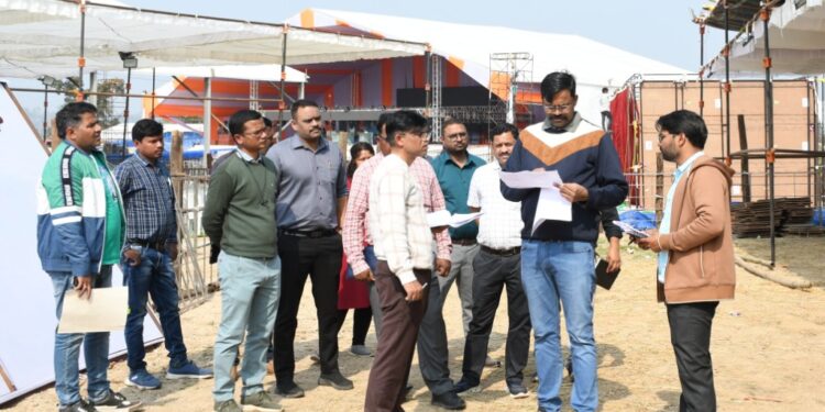 बलरामपुर: कलेक्टर ने तातापानी महोत्सव की तैयारियों का लिया जायजा..