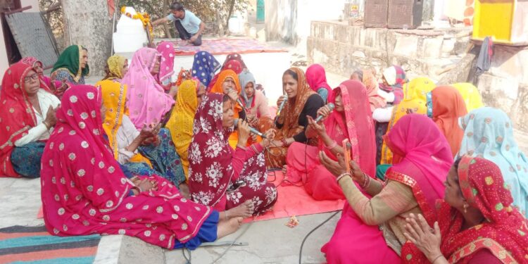 प्रेतराज मंदिर पर भजन संध्या का किया आयोजन।