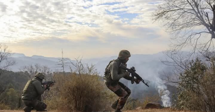 जम्मू-कश्मीर के राजौरी में संदिग्ध गतिविधि के बाद सेना ने की फायरिंग