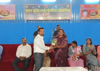 कुसमी: सामरी विधान सभा विधायक उद्धेश्वरी पैकरा ने कुसमी में संभाग स्तरीय इंडोर बैडमिंटन प्रतियोगिता के शुभारंभ में दी शुभकामनाएं..