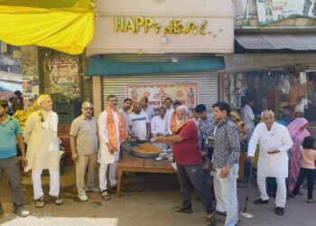 आर्य समाज के 150 वें स्थापना वर्ष व हिन्दू नववर्ष के उपलक्ष्य में भरथना मे यज्ञ व प्रसाद वितरण