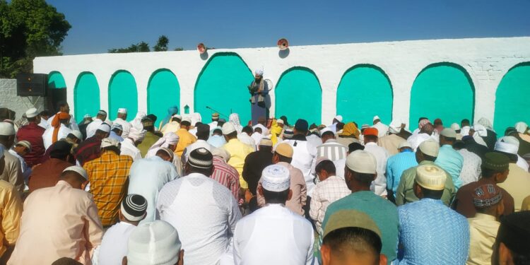 ईद का त्यौहार शांतिपूर्ण ढंग से संपन्न हुआ 