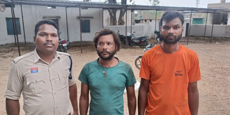 बलरामपुर: बीजेपी कार्यालय में चोरी करने वाले चोर चढ़े पुलिस के हत्थे, कुछ ही घंटों में कोतवाली बलरामपुर की कार्रवाई…