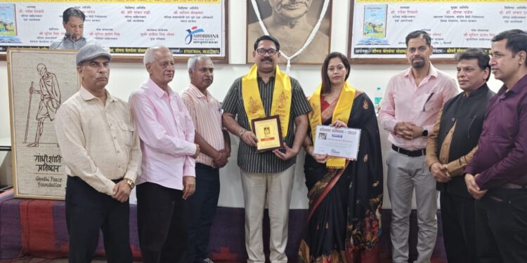 शिक्षा के क्षेत्र में उत्कृष्ट कार्य के लिए शोभना सम्मान से विभूषित हुए डॉ कैलाश चंद्र यादव 