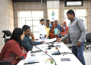 बलरामपुर: जनदर्शन में कलेक्टर ने ग्रामीण जन एवं आम नागरिकों की सुनी समस्याएं..