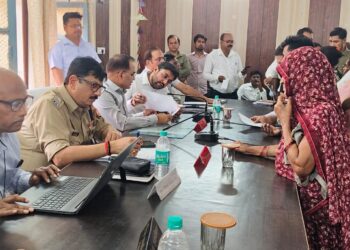 इटावा डीएम व एसएसपी की मौजूदगी में संपूर्ण समाधान दिवस