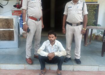 वाड्रफनगर: दो बैल चोरी कर भाग रहे थे तीन चोर, घेराबंदी में एक धराया – दो फरार..