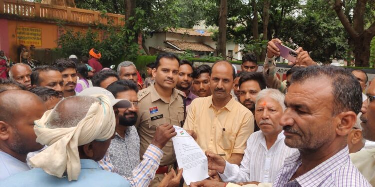 शंकरगढ़: खाद संकट पर गरजी कांग्रेस!