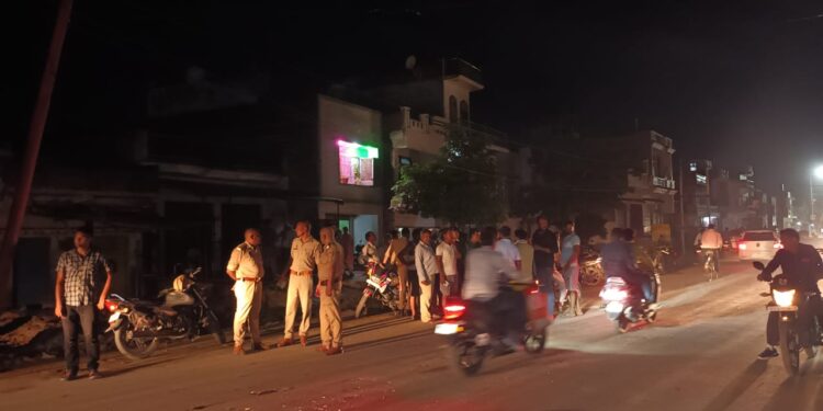 भरथना सड़क हादसे में बाइक सवार दो की मौत, एक घायल