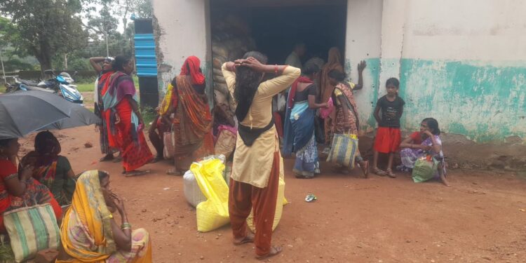 कुसमी: तीन महीने का राशन बना तीन गुना मुसीबत!