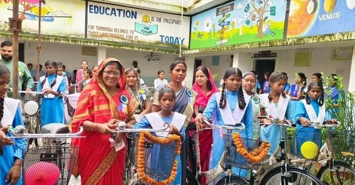 शंकरगढ़ में शाला प्रवेश उत्सव का भव्य आयोजन, बच्चों का हुआ स्वागत