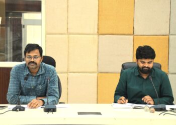 बलरामपुर: कलेक्टर का सख्त रुख–आंगनबाड़ी में लापरवाही बर्दाश्त नहीं..