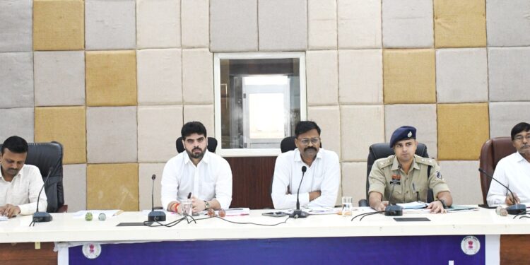 बलरामपुर: नशे,तंबाकू और झोलाछाप डॉक्टरों पर बड़ी सर्जिकल स्ट्राइक,एनसीओआरडी की बैठक में कलेक्टर सख्त..