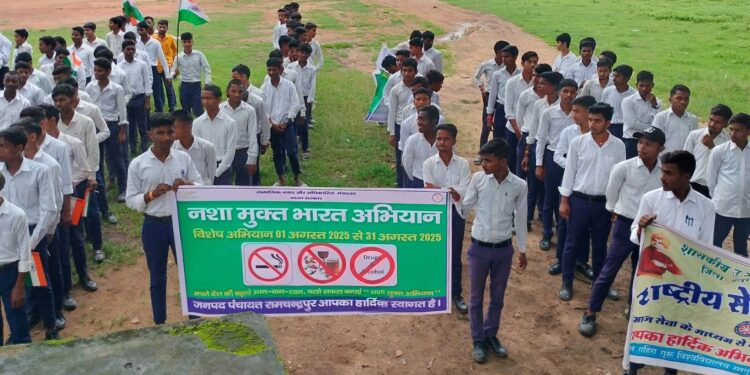 “नशा छोड़ो – ज़िंदगी जोड़ो” का संदेश गूंजा बलरामपुर में..