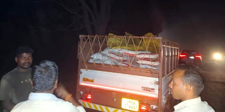 कुसमी में अवैध खाद पकड़ाया – पिकअप सहित पुलिस के हत्थे चढ़ा..