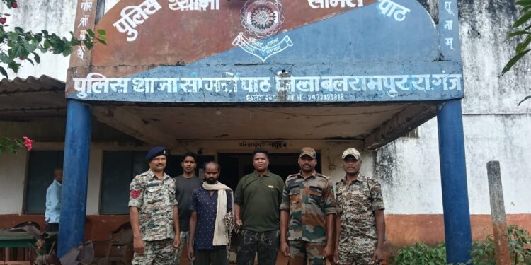 सामरी: महिला के साथ दुष्कर्म कर फरार चल रहा आरोपी जंगल से गिरफ्तार..