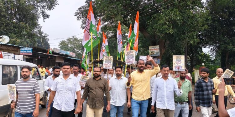 मोदी के जन्मदिन पर बेरोजगारी का ‘चाय-ठेला’ विरोध, शंकरगढ़ में उबली सियासी चाय..