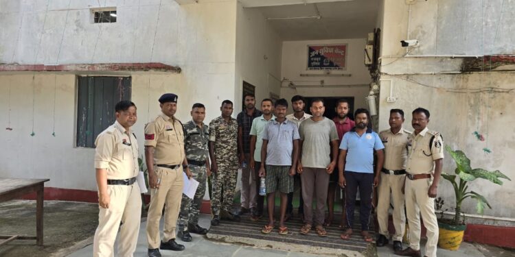 शंकरगढ़: बिजली मरम्मत कार्य में बाधा, लाइनमैन पर हमला करने वाले 8 आरोपी गिरफ्तार..