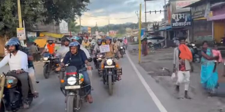 शंकरगढ़ में गूंजा संदेश – “नो हेलमेट, नो पेट्रोल”