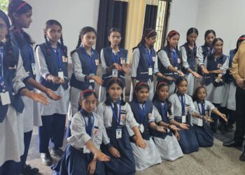 पान कुँवर इंटरनेशनल स्कूल में मेहंदी सजाओ प्रतियोगिता का आयोजन