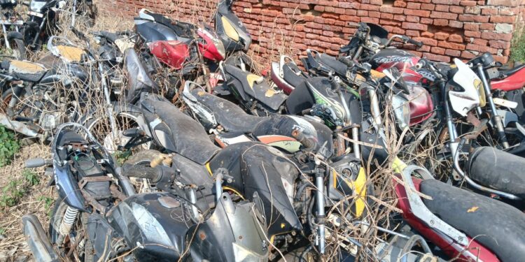 बुलंदशहर में जब्त वाहनों की नीलामी पूरी