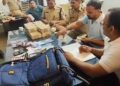 Chitrakoot: रेलवे स्टेशन पर मिला कैश से भरा बैग, इतना पैसा देख GRP भी रह गई हैरान !