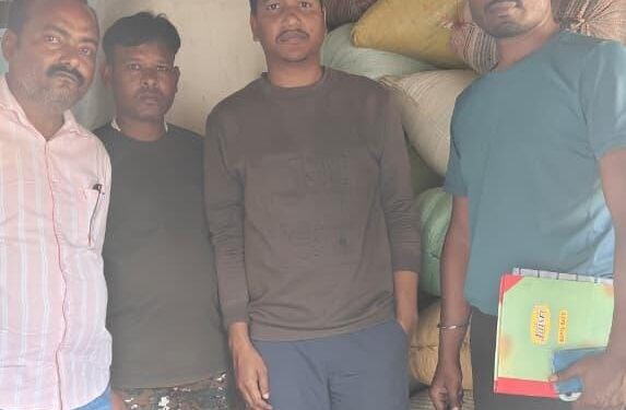 कुसमी में 400 बोरी अवैध धान जब्त — कलेक्टर के निर्देश पर प्रशासन की बड़ी कार्रवाई..