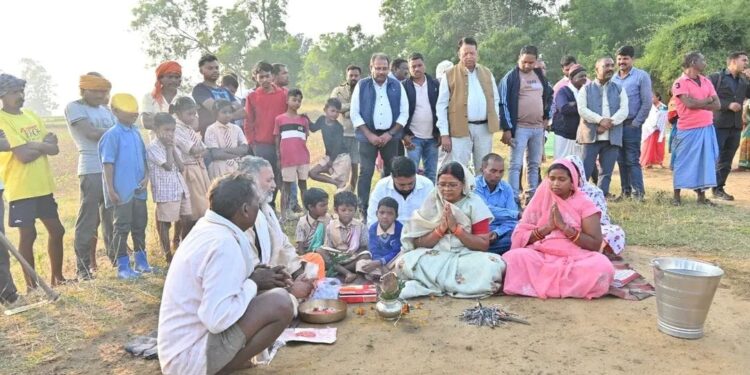 शंकरगढ़: विधायक उद्धेश्वरी पैकरा ने किया दो जलाशयों के जीर्णोद्धार कार्य का भूमि पूजन..